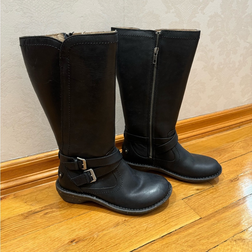 Uggs brand new leather boots!